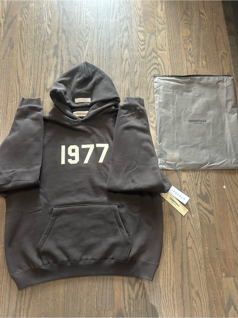 Essentials Men's Hoodie 1977
